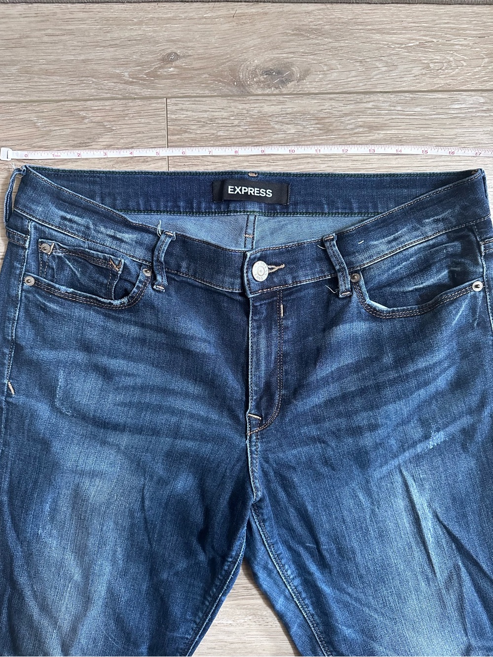 Express Women's Medium Wash Blue Ankle Crop Jeans